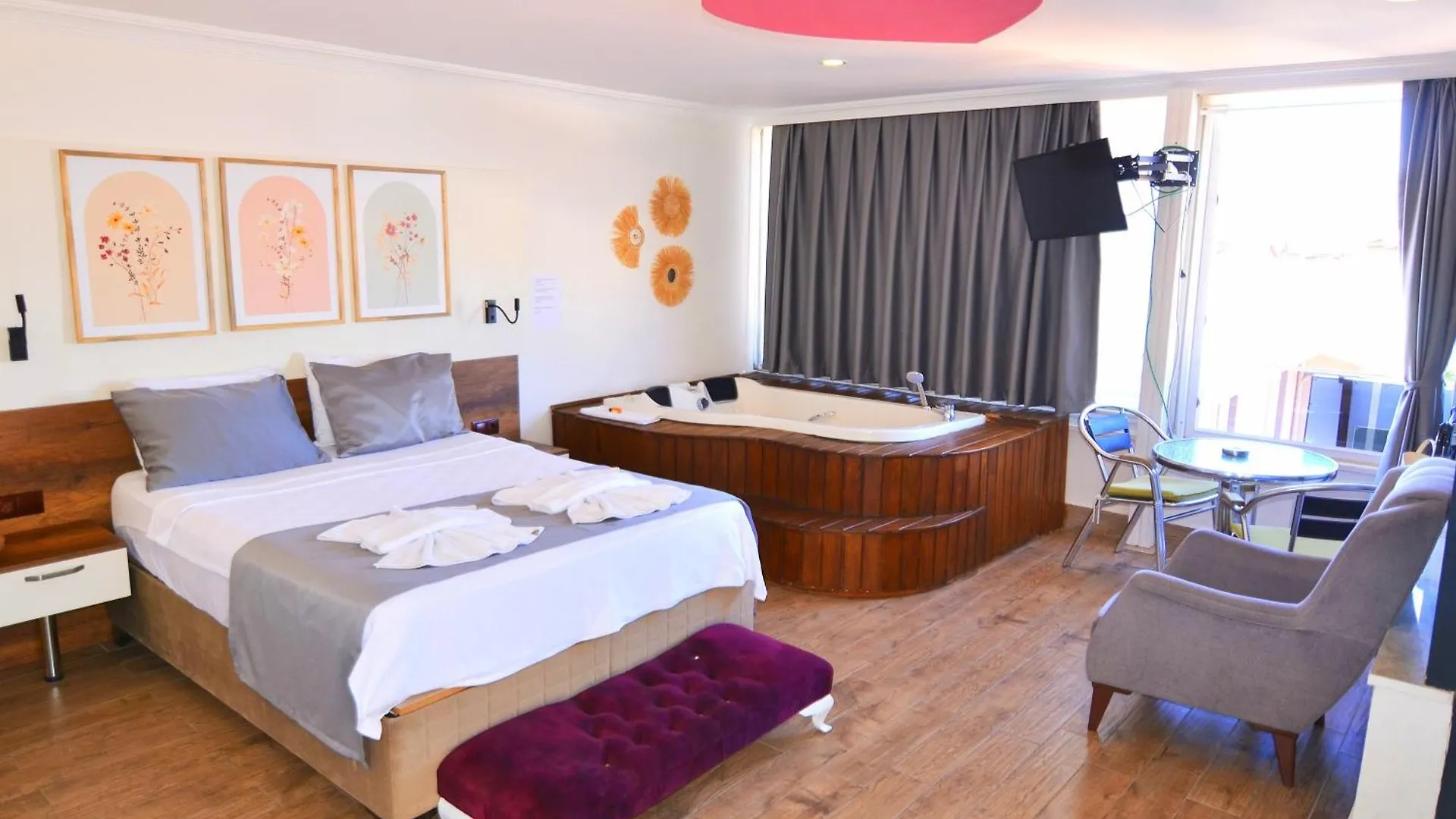 Royalis Apart Hotel By Mykonut Fethiye