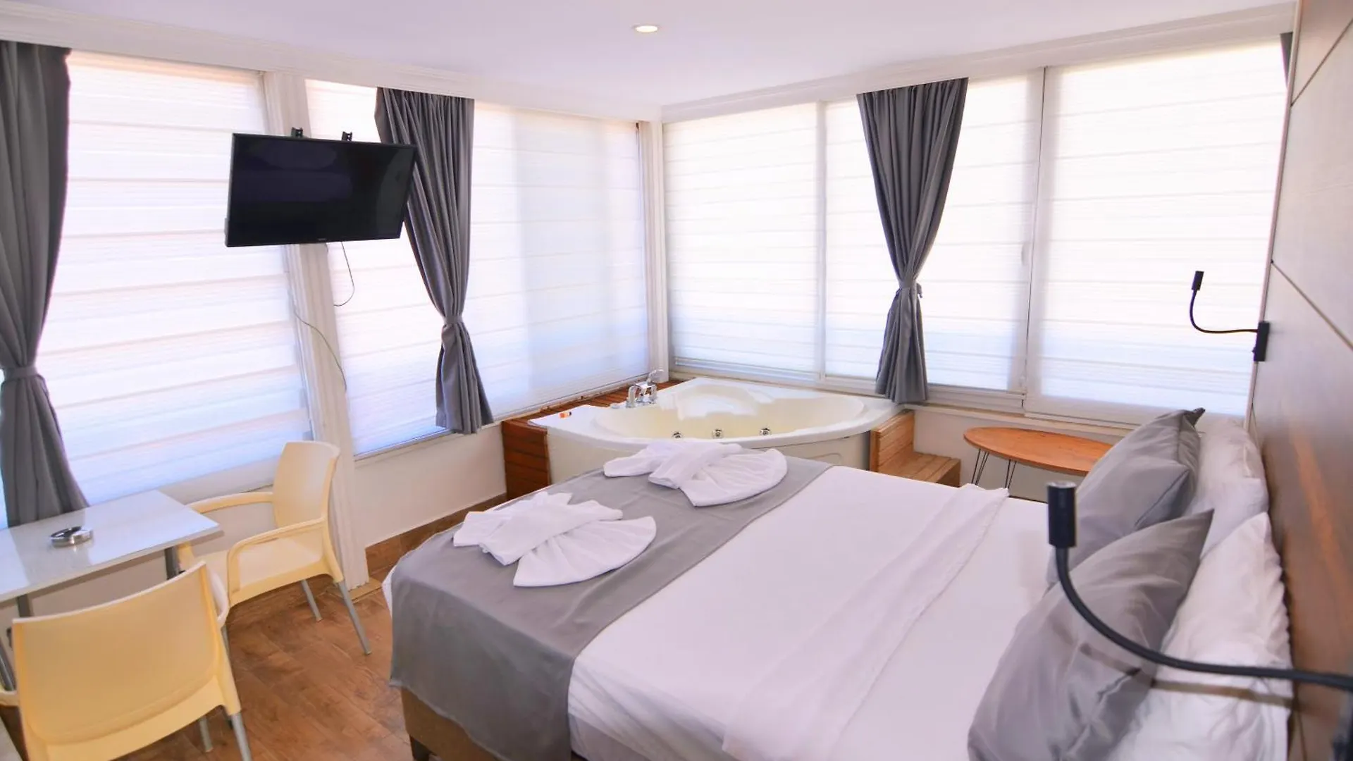 Royalis Apart Hotel By Mykonut Fethiye Aparthotel
