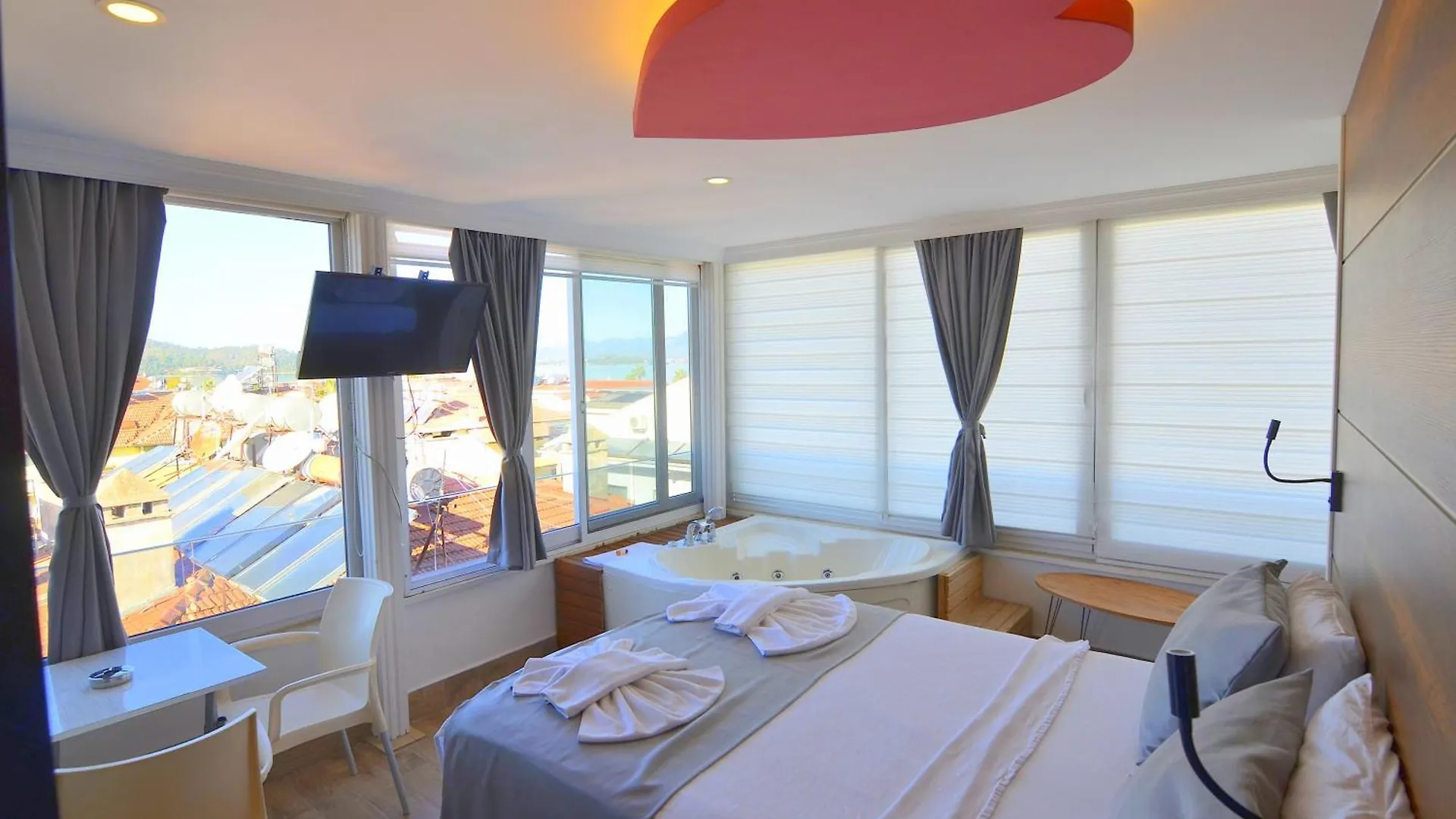 Royalis Apart Hotel By Mykonut Fethiye